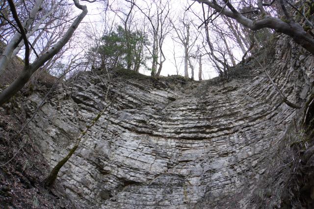 die Felskante oberhalb des Teufelsklingenbröllers